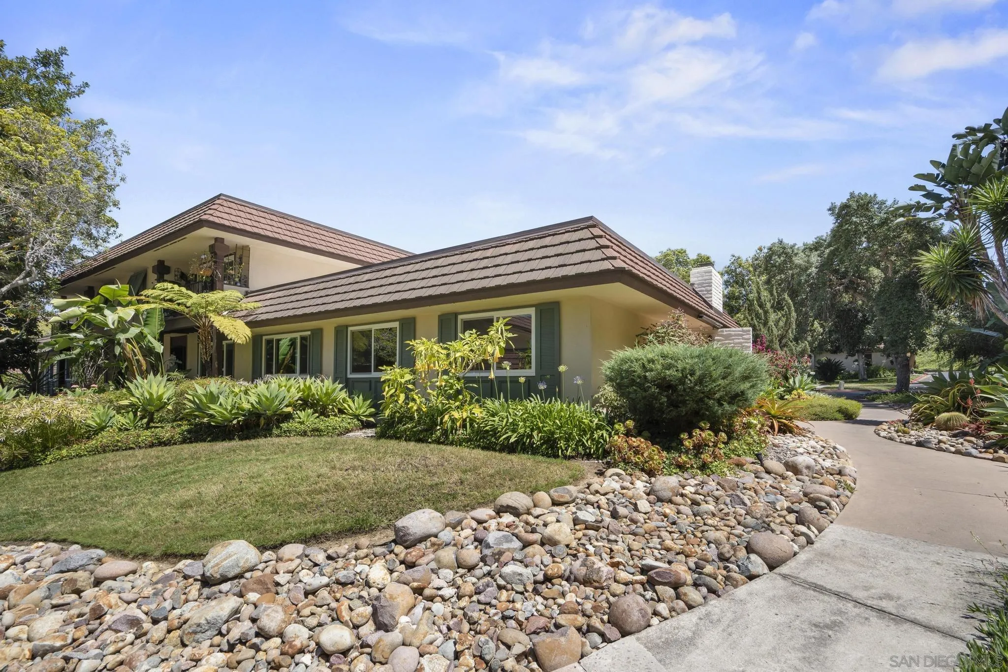 Photo #1: 260013611 Listing: Photo #1