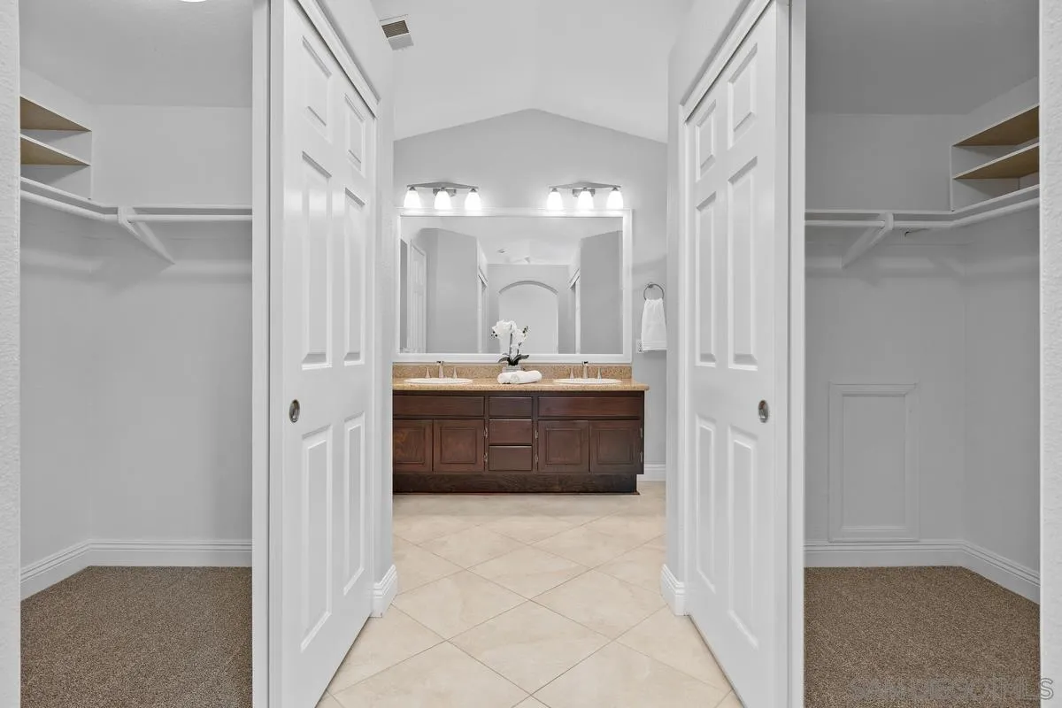 https://cdn.realtyfeed.com/cdn/127/260013612/4b2c046390aaf74aab5f366e768fec23.webp