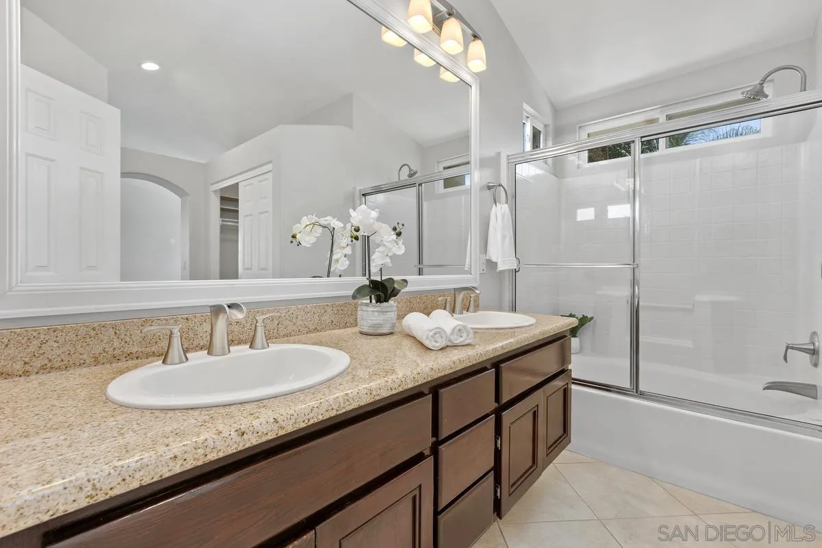 https://cdn.realtyfeed.com/cdn/127/260013612/52ffaea9f2b5bfb5e1612583b0683dc4.webp