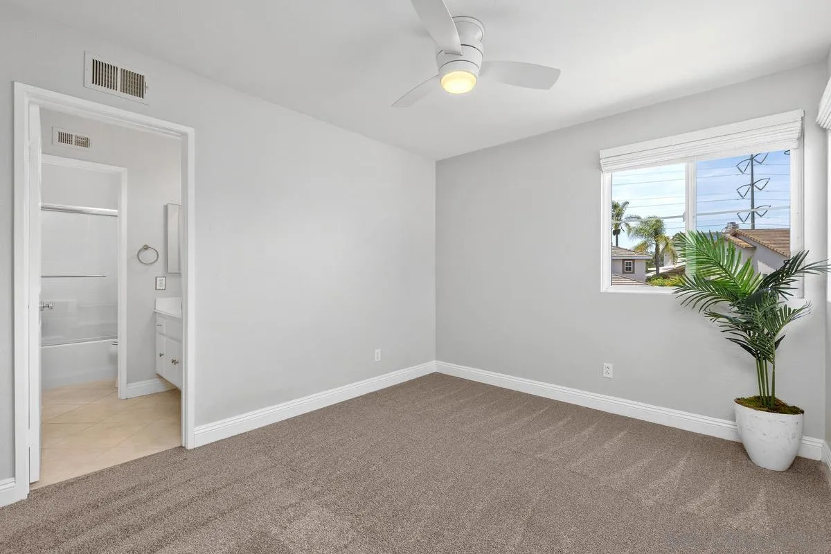 https://cdn.realtyfeed.com/cdn/127/260013612/68dc6a2b6090240239858da5f0f8a891.webp