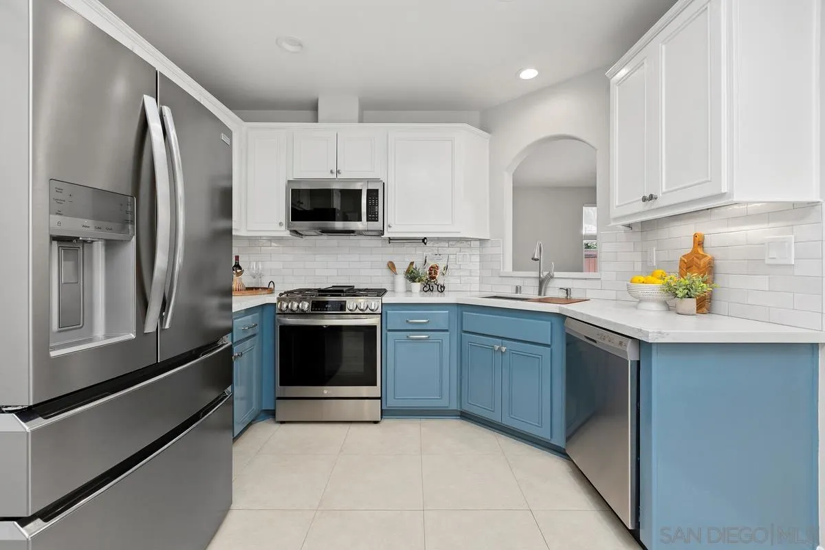 https://cdn.realtyfeed.com/cdn/127/260013612/79356dea4f8b1f489347c8cb92eaa1c9.webp