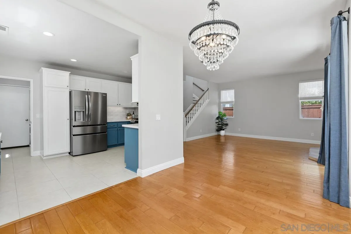 https://cdn.realtyfeed.com/cdn/127/260013612/eca06830cc49296ba9ba54abb5a066d9.webp