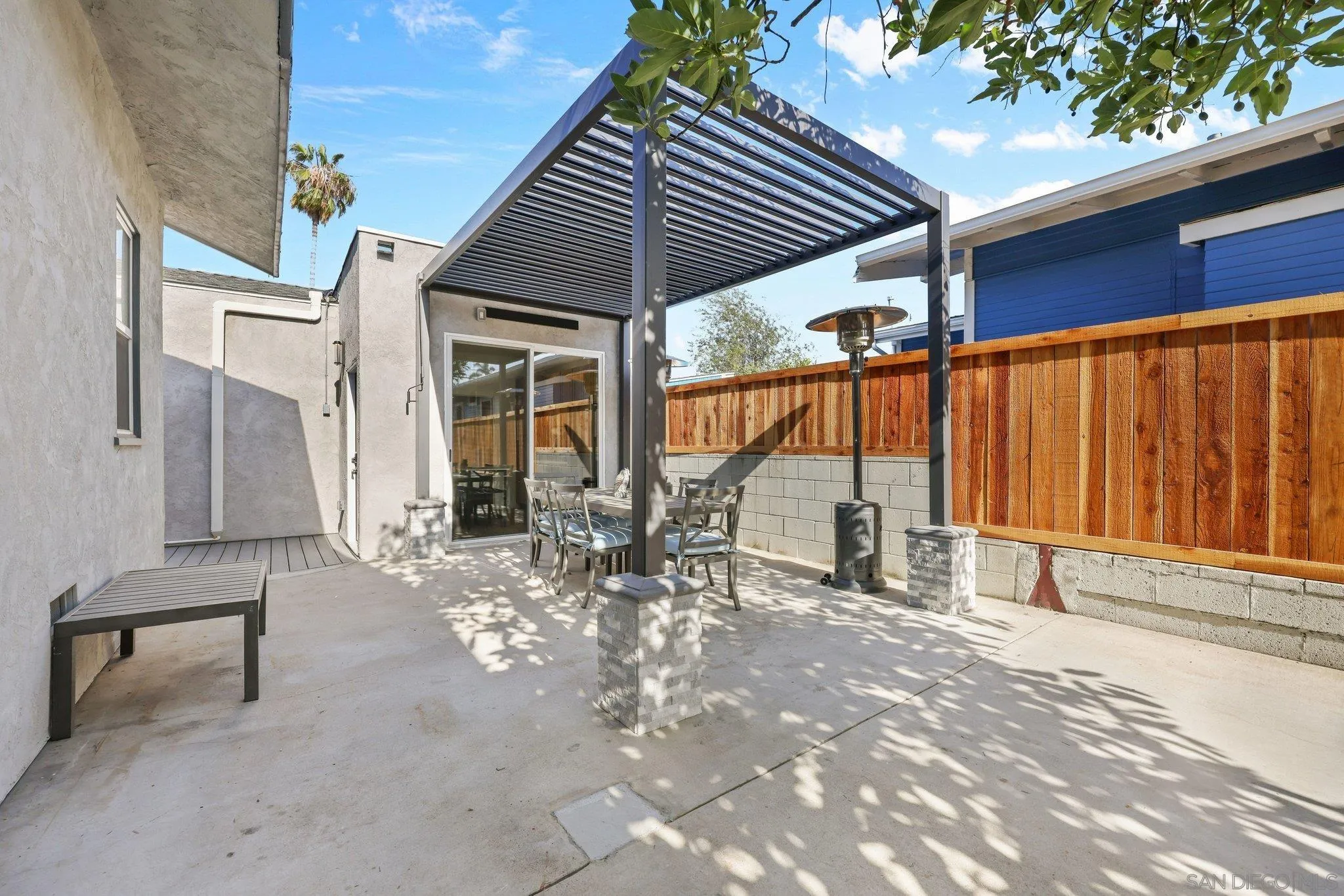 https://cdn.realtyfeed.com/cdn/127/260013620/01e7e5d00831fc7ef5541345ae3106c0.webp