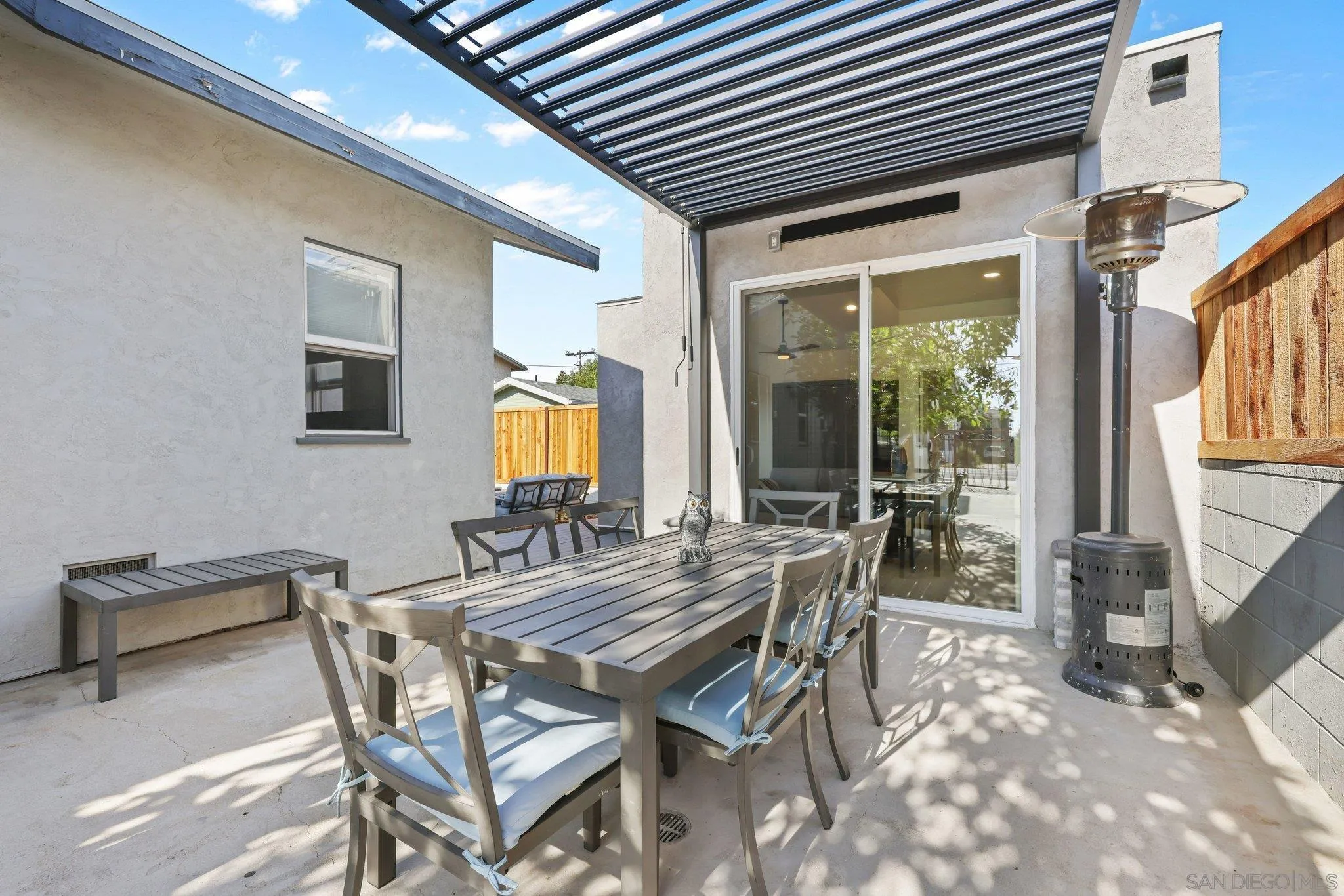 https://cdn.realtyfeed.com/cdn/127/260013620/11ed418165deb2a03ce42fe96cf359ae.webp