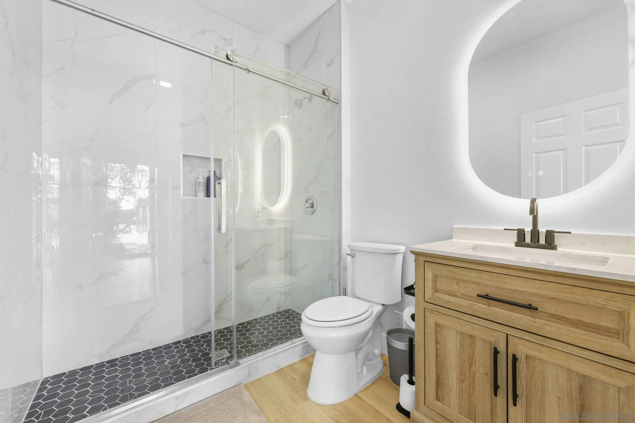 https://cdn.realtyfeed.com/cdn/127/260013620/35d06bca3a068bf63898aacbd3bd6ade.webp
