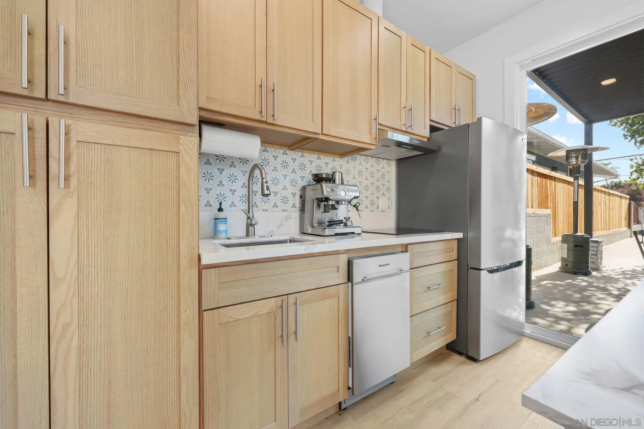 https://cdn.realtyfeed.com/cdn/127/260013620/3b5eaa9057b4c0eb48451d36a362a9dd.webp