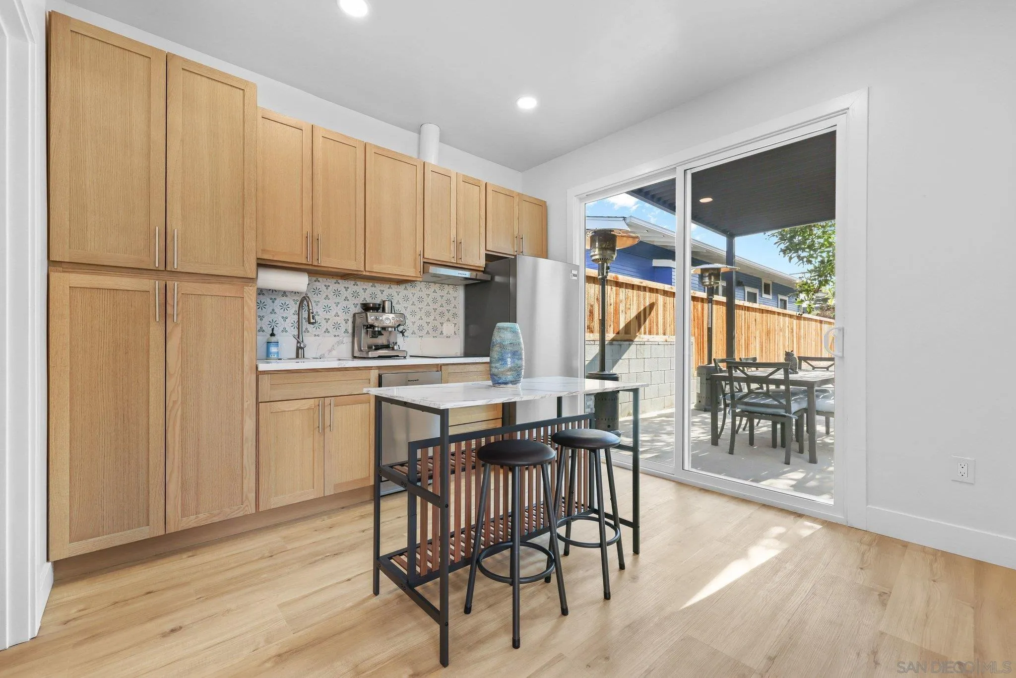 https://cdn.realtyfeed.com/cdn/127/260013620/61a100f53c7947d26584d3e7af9849db.webp