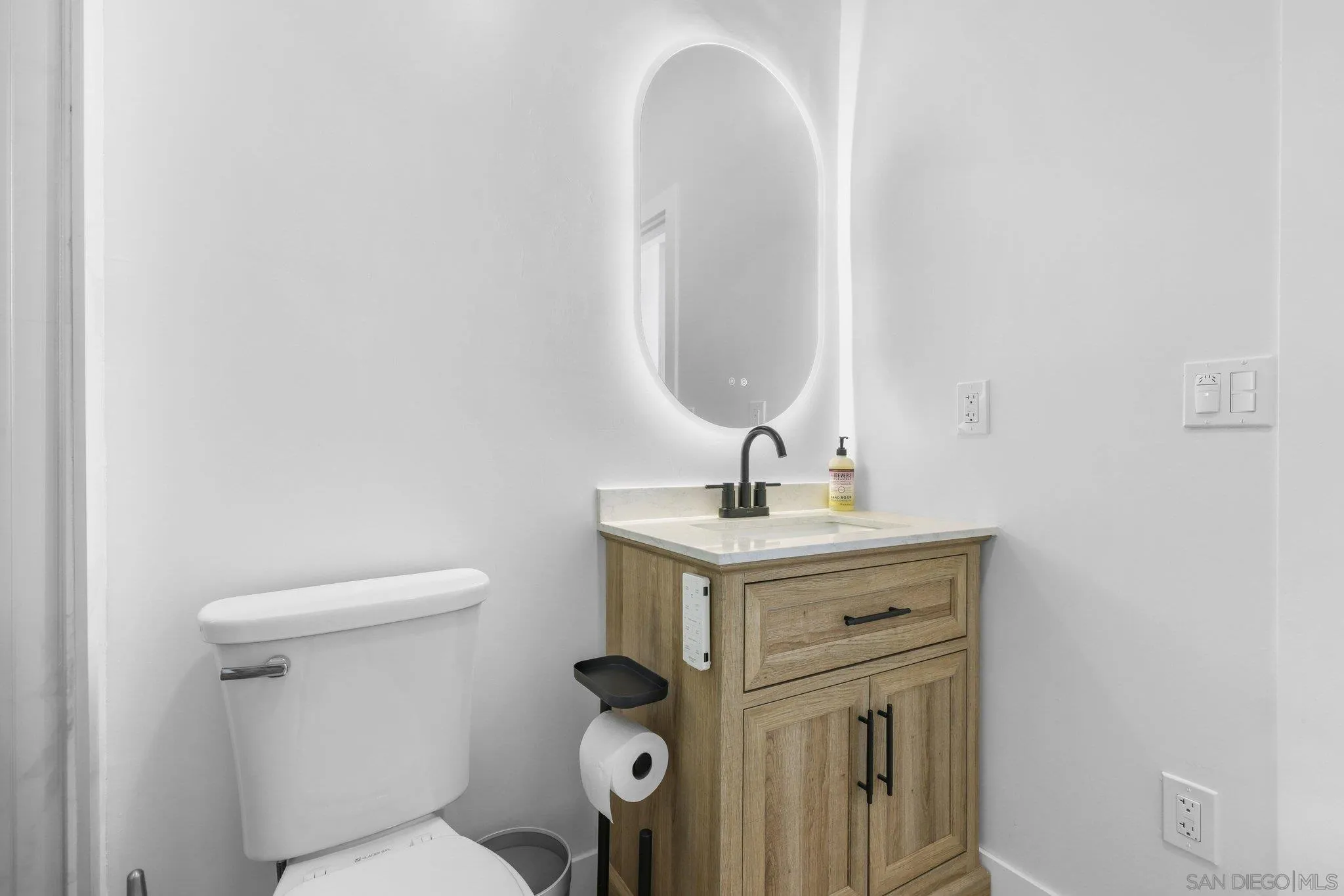 https://cdn.realtyfeed.com/cdn/127/260013620/80f1bb7f7fe76a22b7c35e2ec51d9ddd.webp