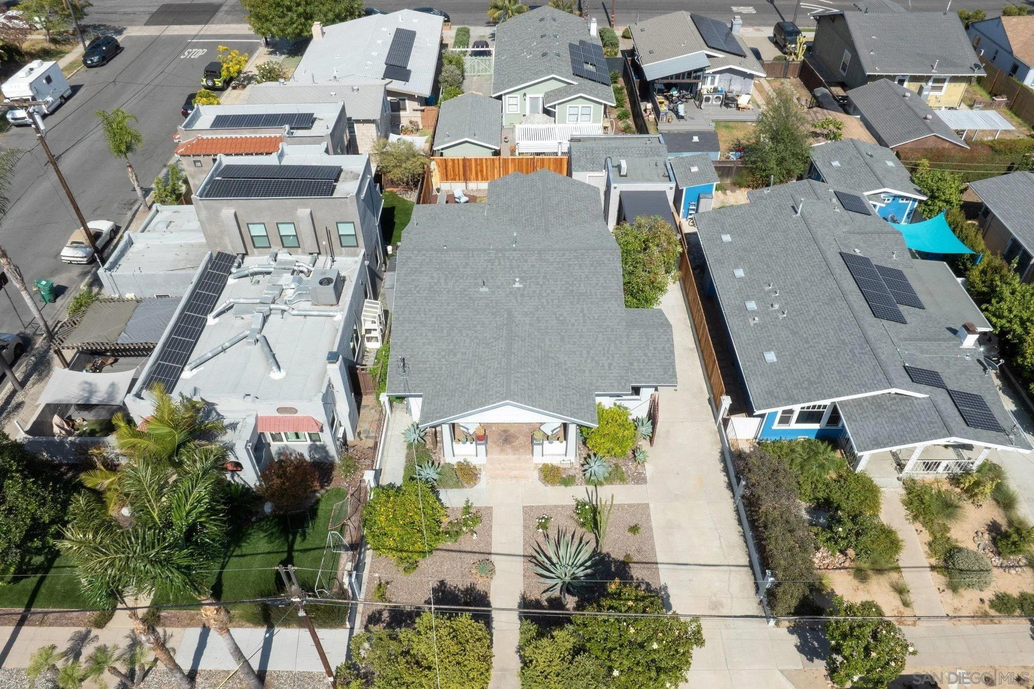 https://cdn.realtyfeed.com/cdn/127/260013620/f8eff3a8d5d72bb1113aa179d5e34f8d.webp