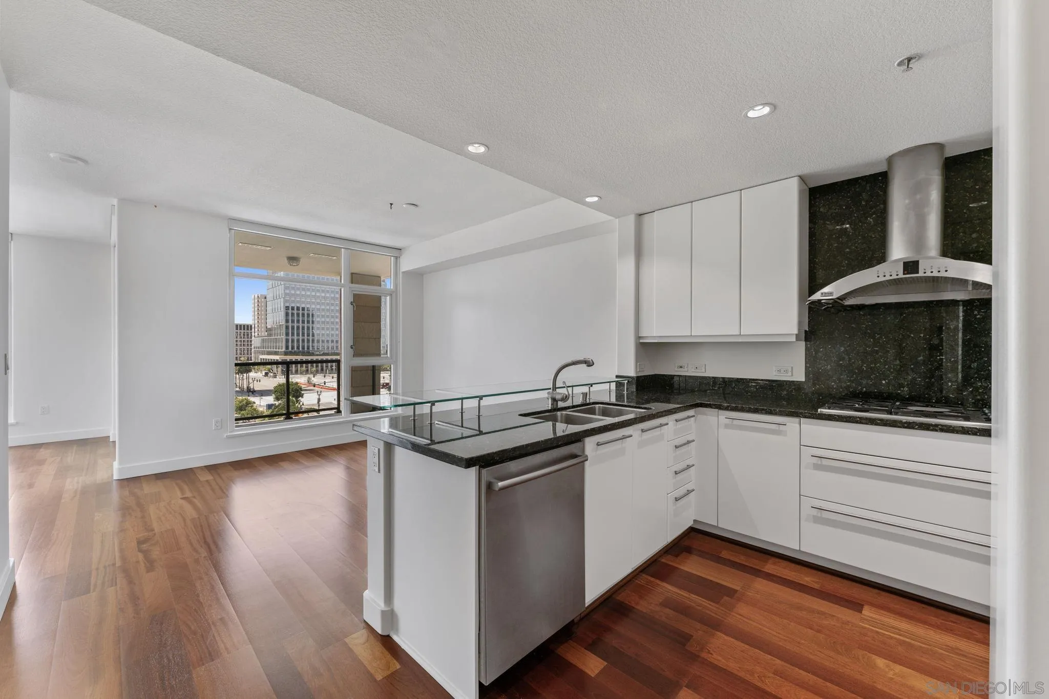 Photo #10: 260013623 Listing: Photo #10