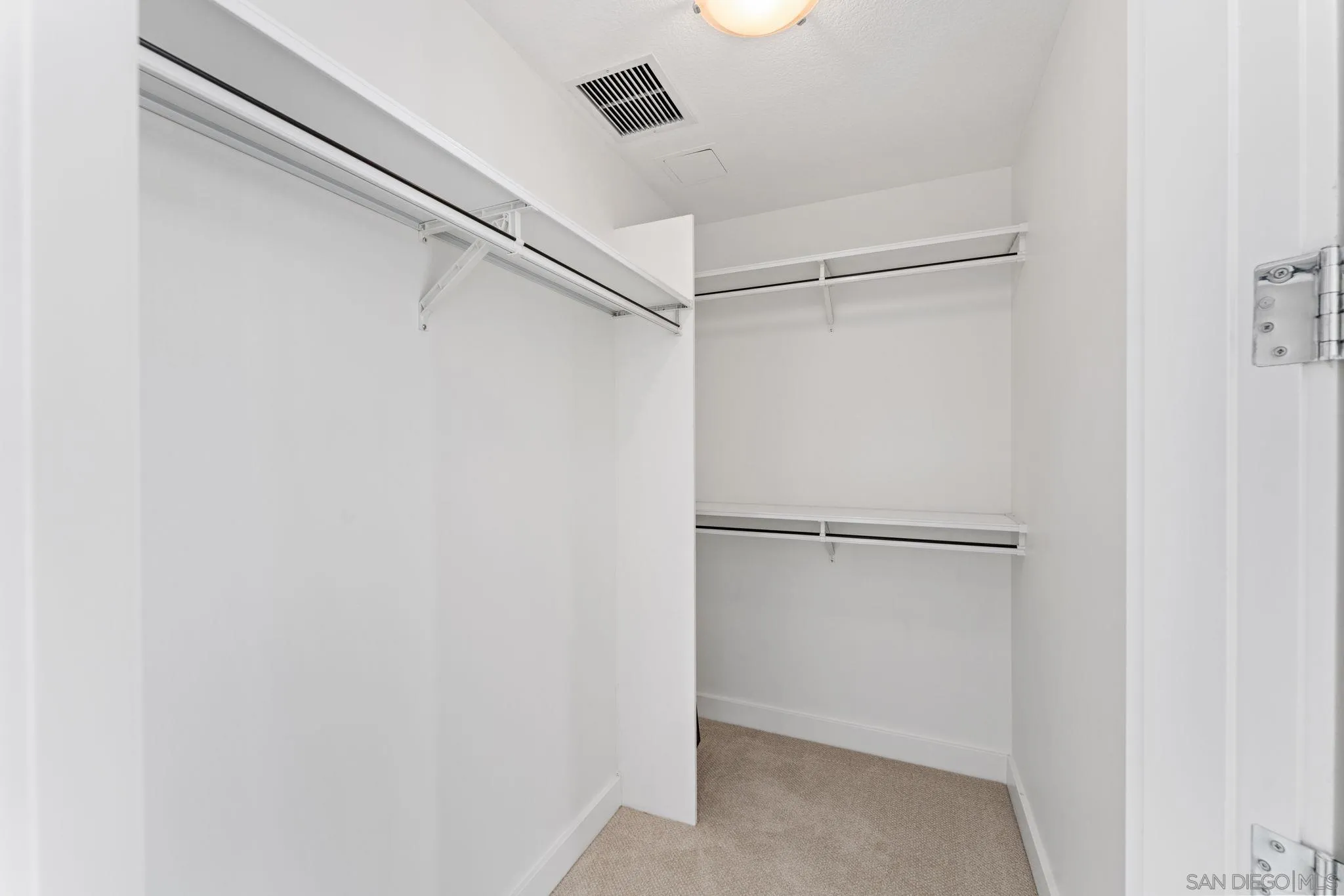 Photo #22: 260013623 Listing: Photo #22