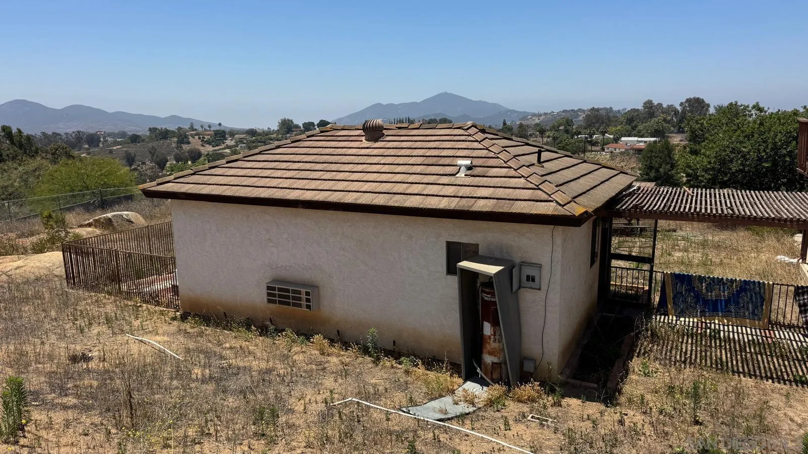 https://cdn.realtyfeed.com/cdn/127/260013624/6f36649d9217fde99af9853accc24bd9.webp