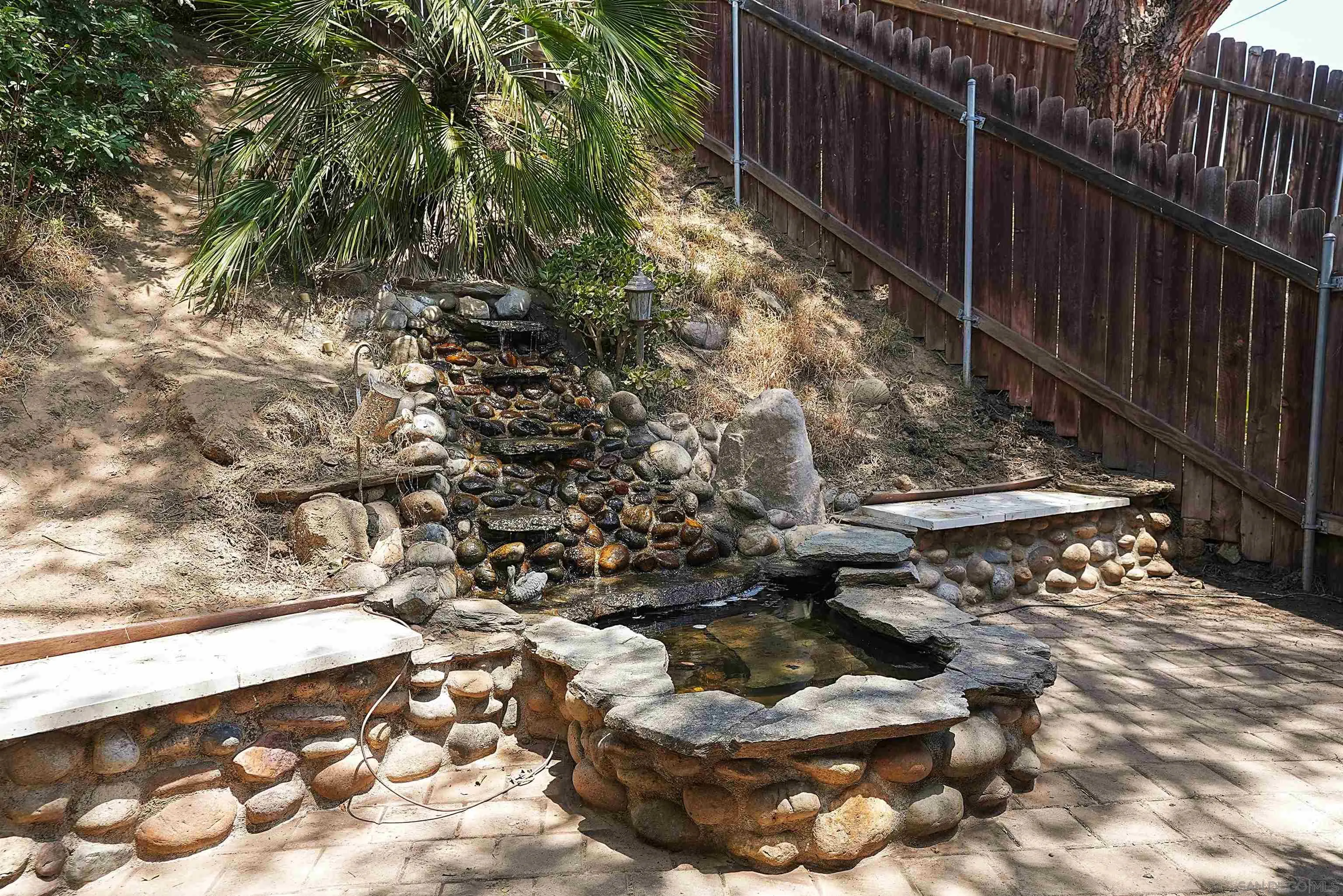 https://cdn.realtyfeed.com/cdn/127/260013625/2d895ea64bab7ffb2cdf497eb727b4de.webp