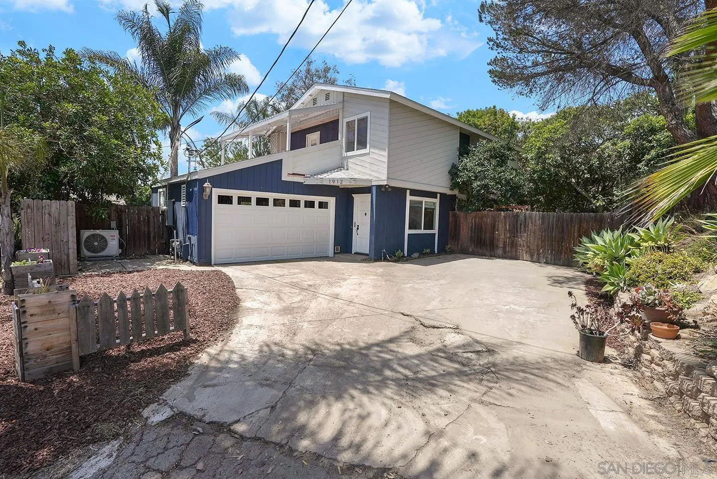 https://cdn.realtyfeed.com/cdn/127/260013625/3b6ba5cf418c58ebb1f49eed10538f59.webp