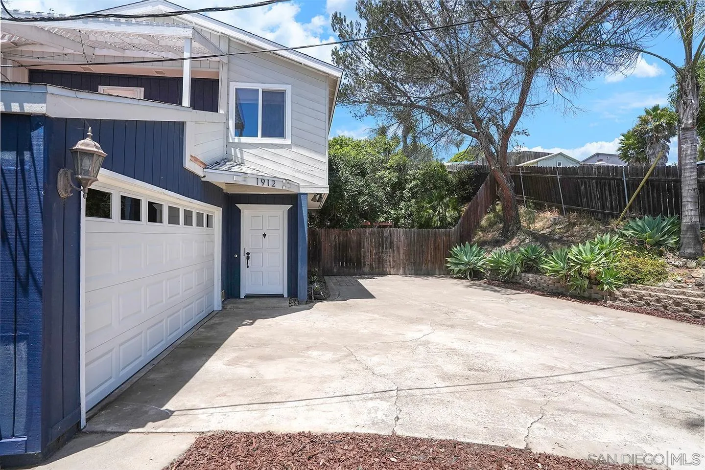 https://cdn.realtyfeed.com/cdn/127/260013625/445394d98f46b5d48ef8275731f23950.webp
