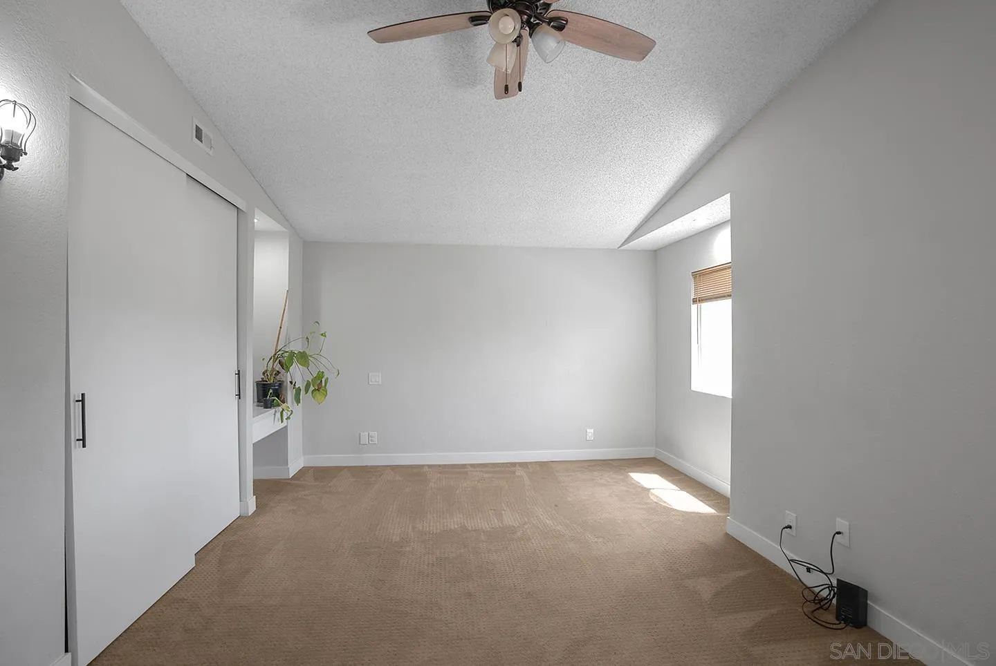 https://cdn.realtyfeed.com/cdn/127/260013625/515bd883408c861f17dab8046c6c9c47.webp