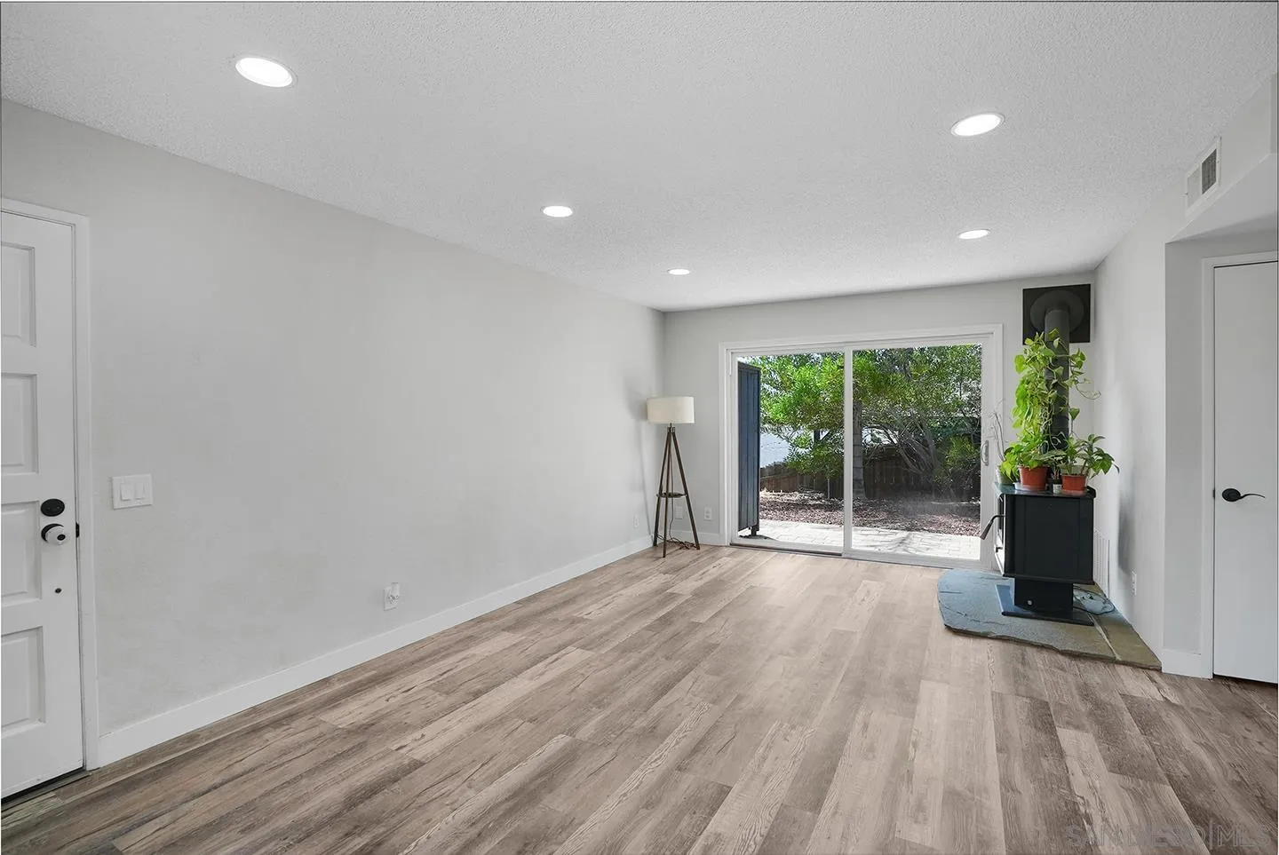 https://cdn.realtyfeed.com/cdn/127/260013625/ca17a591df6c5197aa889fe5162feb10.webp