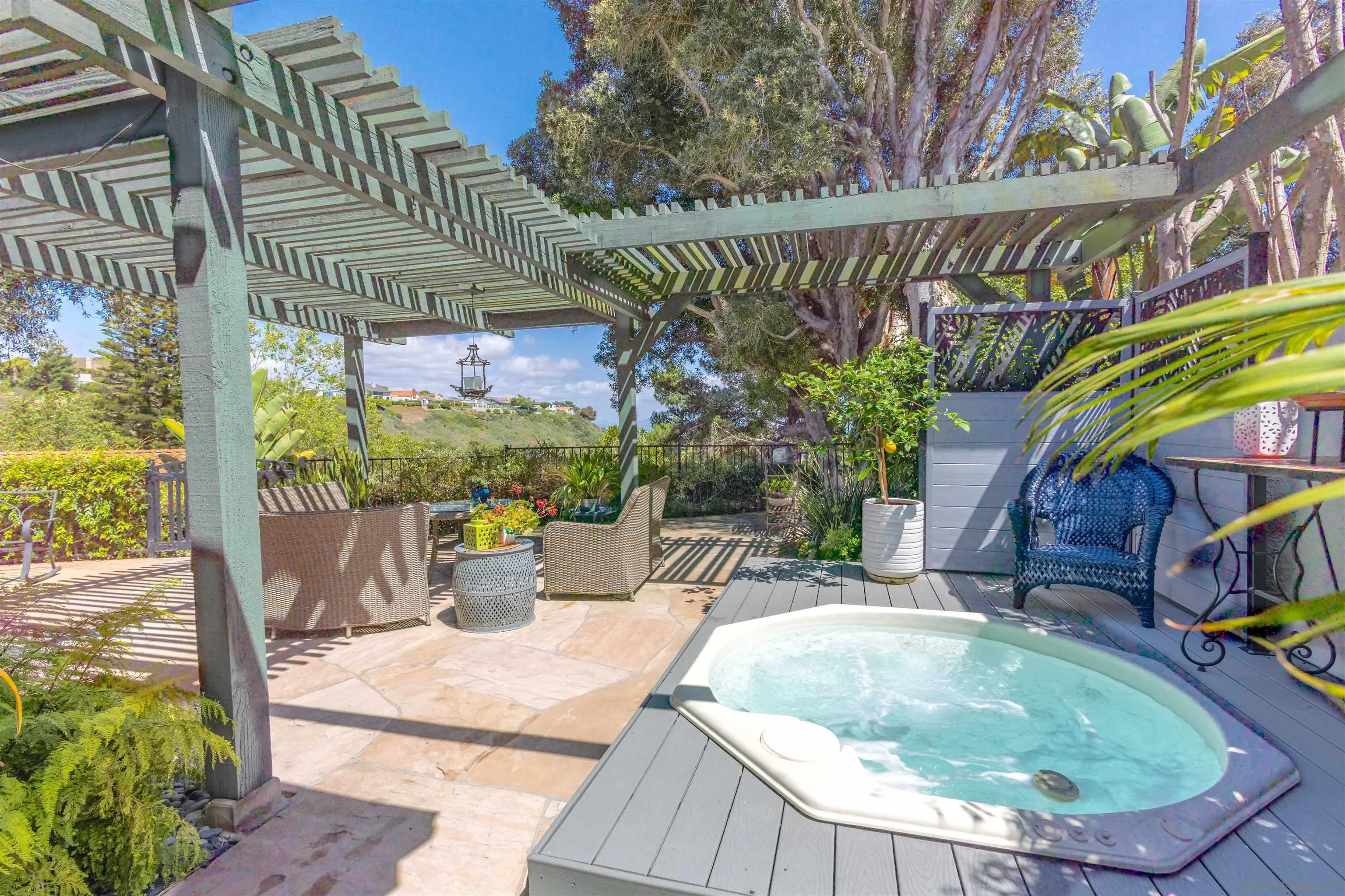https://cdn.realtyfeed.com/cdn/127/260013628/2f7b3303822c12c7e1ff583f0e59425e.webp
