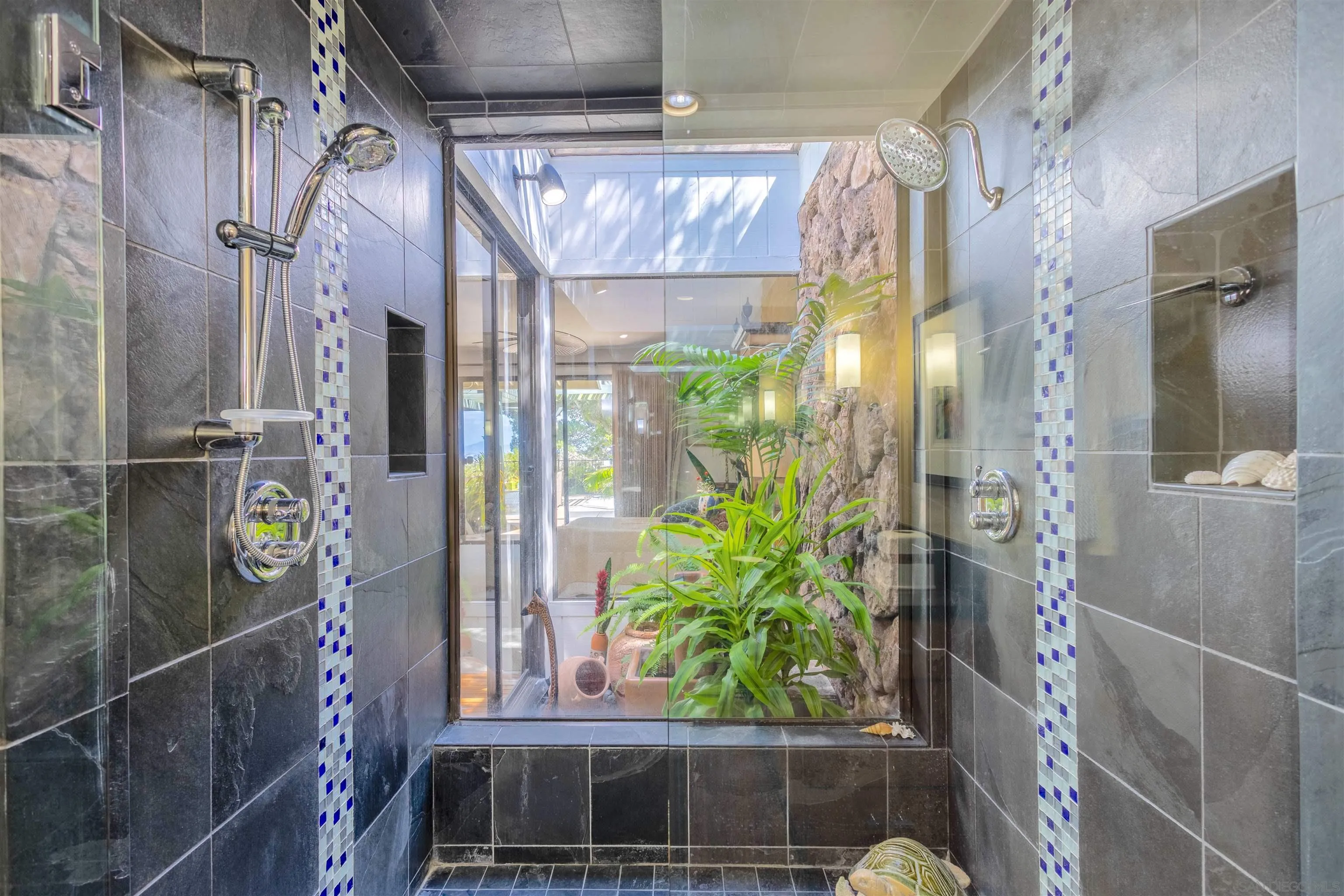 https://cdn.realtyfeed.com/cdn/127/260013628/5a2502cc546bb42d7358a0a6ef62b23d.webp