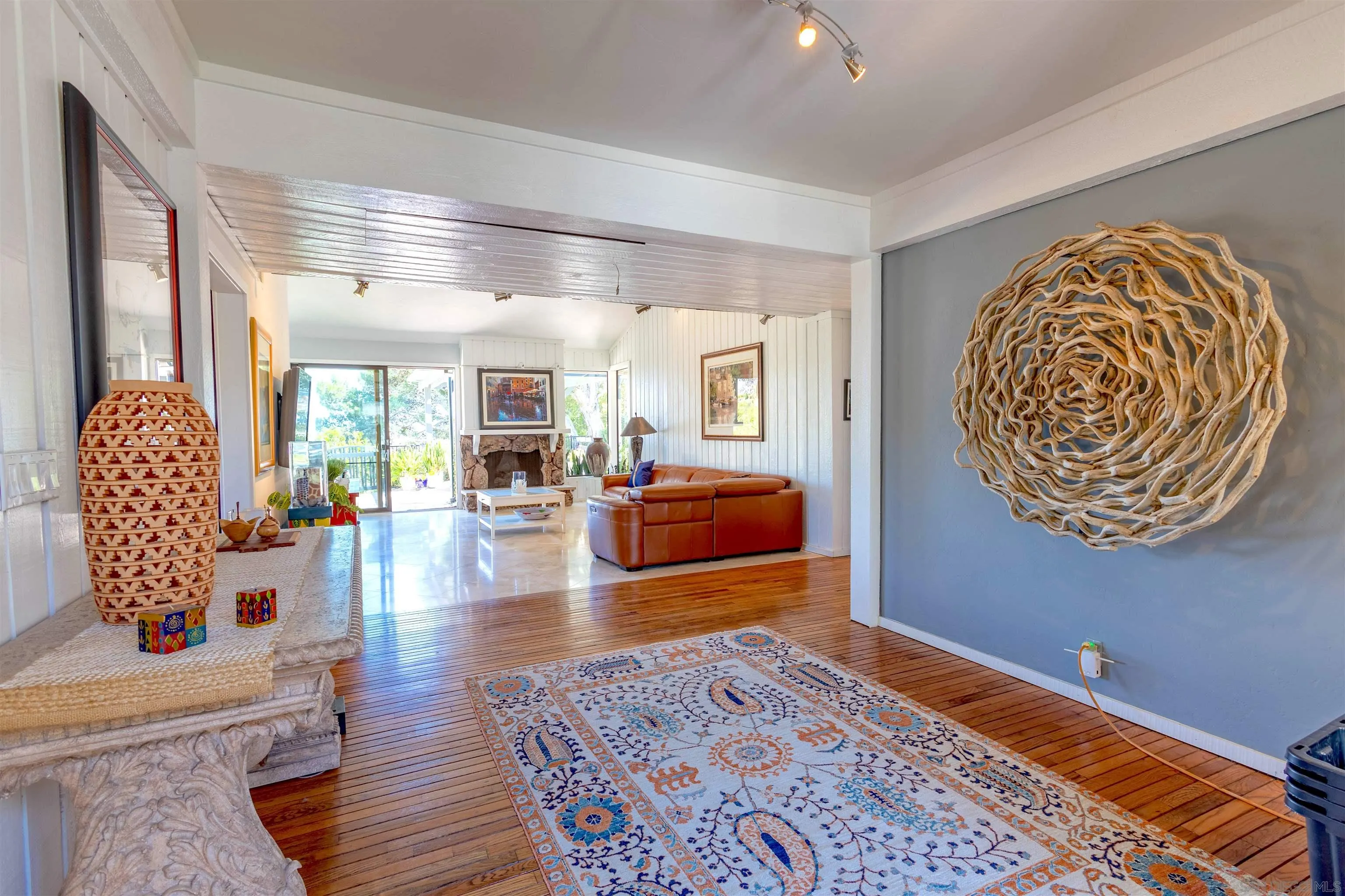 https://cdn.realtyfeed.com/cdn/127/260013628/fb3907c0921f345ddf43105f15c4efb2.webp