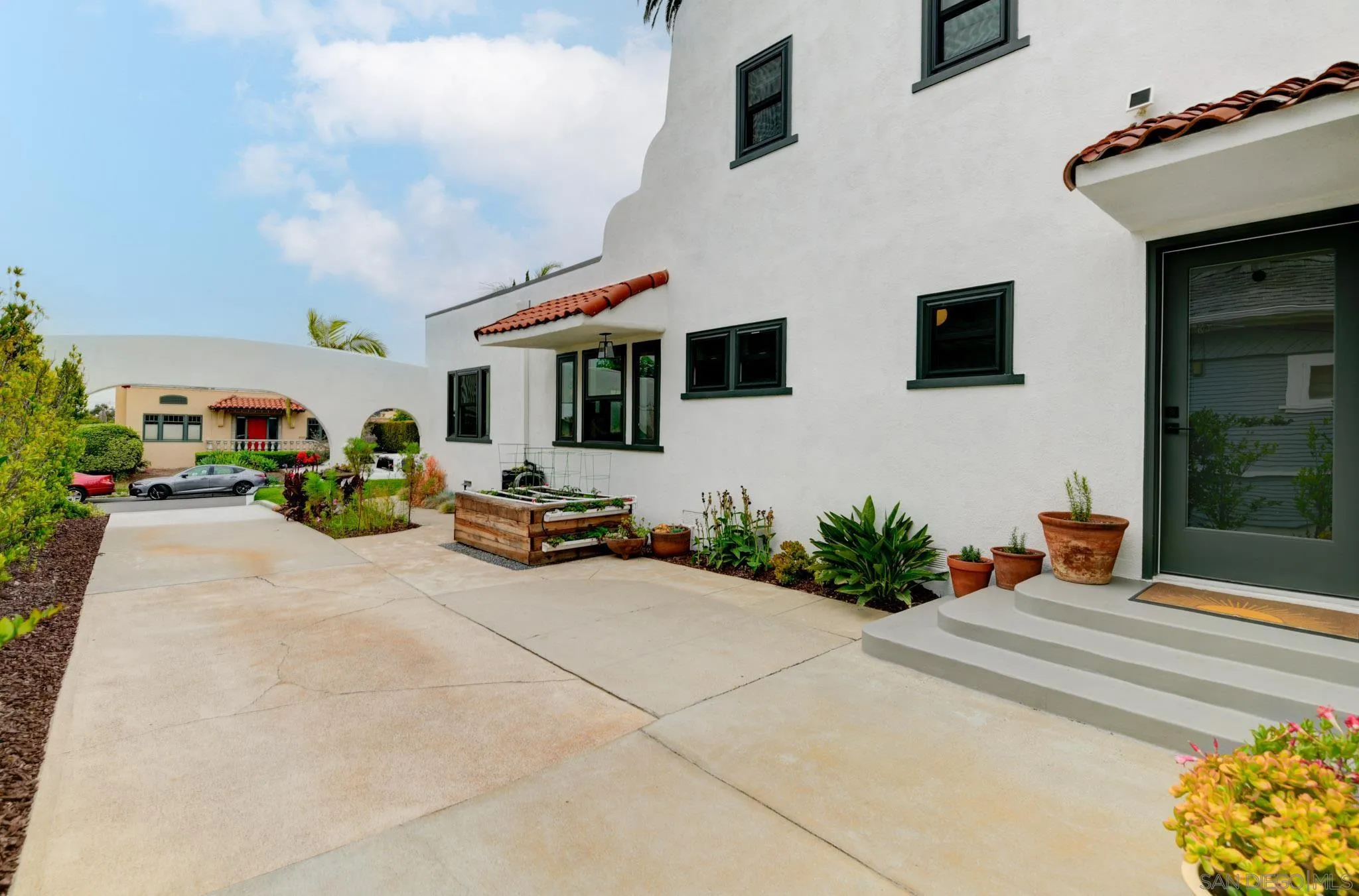 https://cdn.realtyfeed.com/cdn/127/260013630/9c65a6284e7d7ea0b379559a1e1fef00.webp