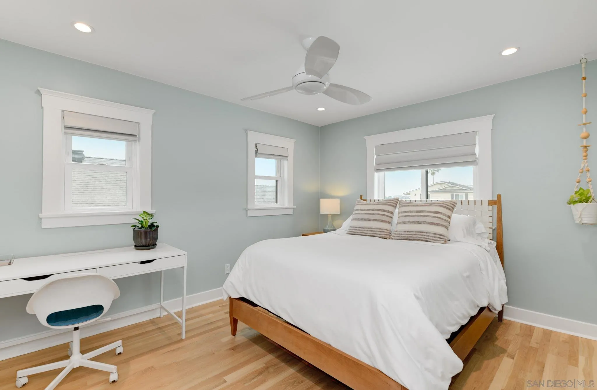 https://cdn.realtyfeed.com/cdn/127/260013630/cdb012ecf9d2e831dd1063cbfba895b0.webp