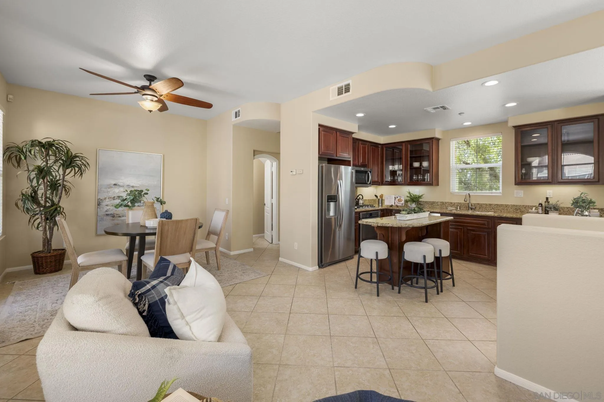 https://cdn.realtyfeed.com/cdn/127/260013631/3664693bb56633b07e53dd6d84117764.webp