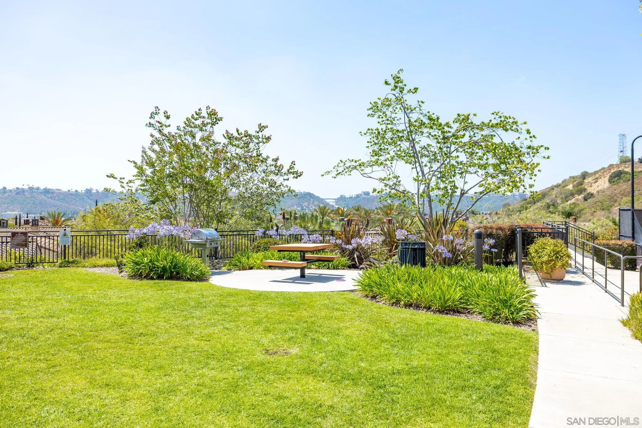https://cdn.realtyfeed.com/cdn/127/260013631/469eabc065a6bfc3b0f0bec23512200c.webp