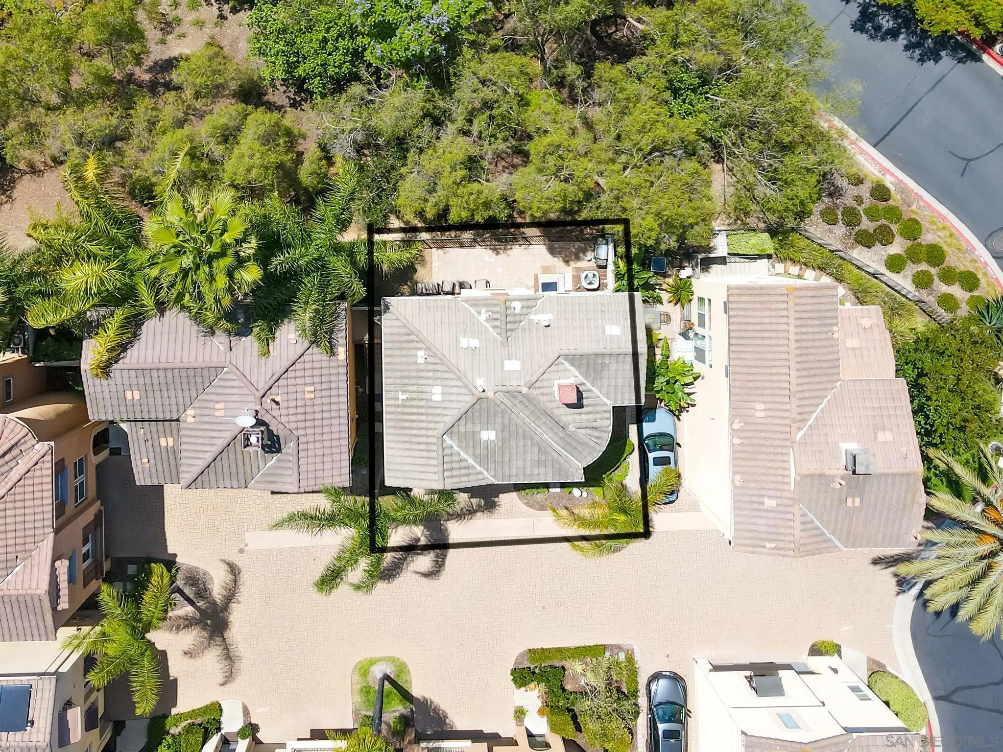 https://cdn.realtyfeed.com/cdn/127/260013631/4aa2897c453723d2edce06bcc40baba9.webp