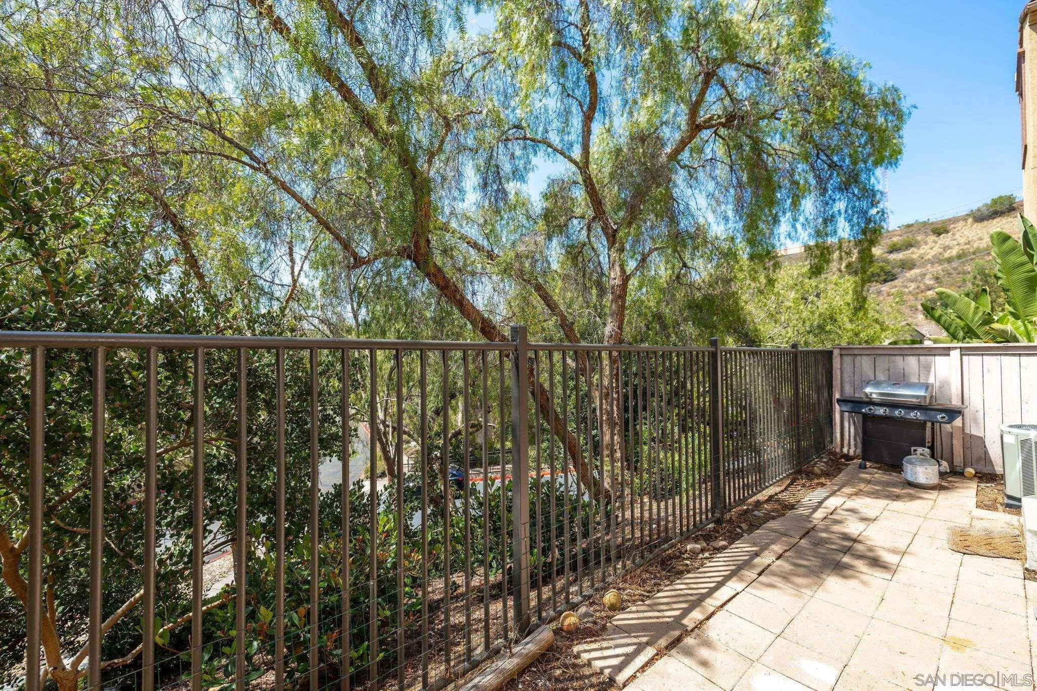 https://cdn.realtyfeed.com/cdn/127/260013631/5e14a902e76ab43b7c906fe5a592bb4b.webp