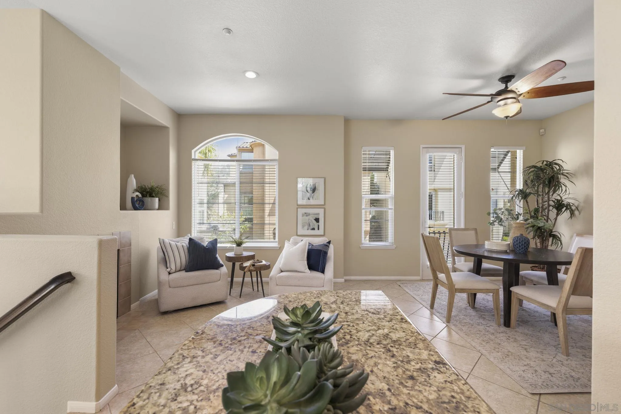 https://cdn.realtyfeed.com/cdn/127/260013631/c472920d296ca7a53864edb07d2d1adf.webp