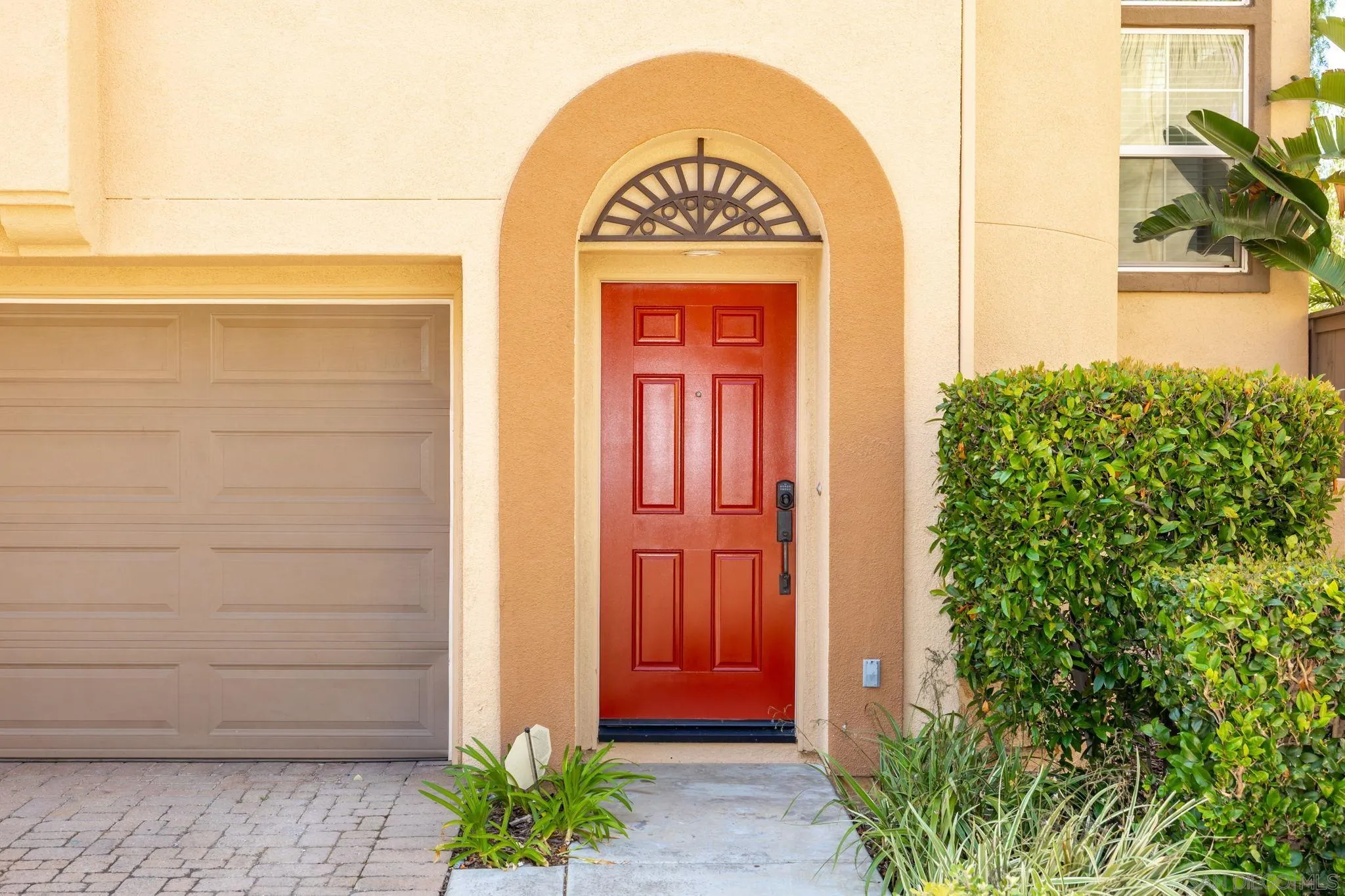 https://cdn.realtyfeed.com/cdn/127/260013631/cc3dd31537afbfbc4cb686335210ea18.webp