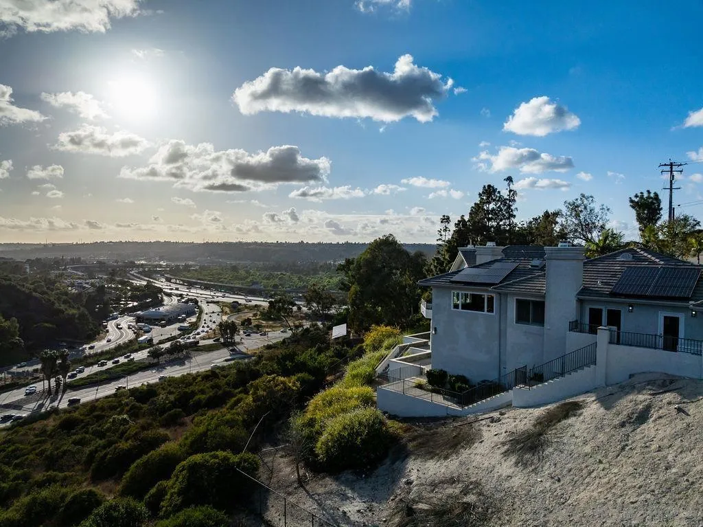 https://cdn.realtyfeed.com/cdn/127/260013633/05efd1ebf1fe9c97e9b468351550d067.webp