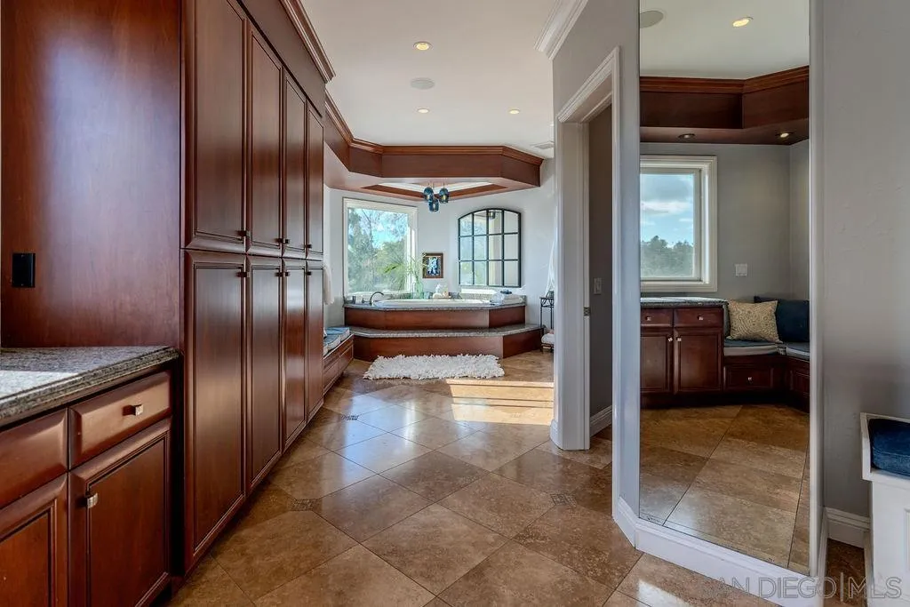 https://cdn.realtyfeed.com/cdn/127/260013633/1894a52664fe4b02b218abb208222dbc.webp