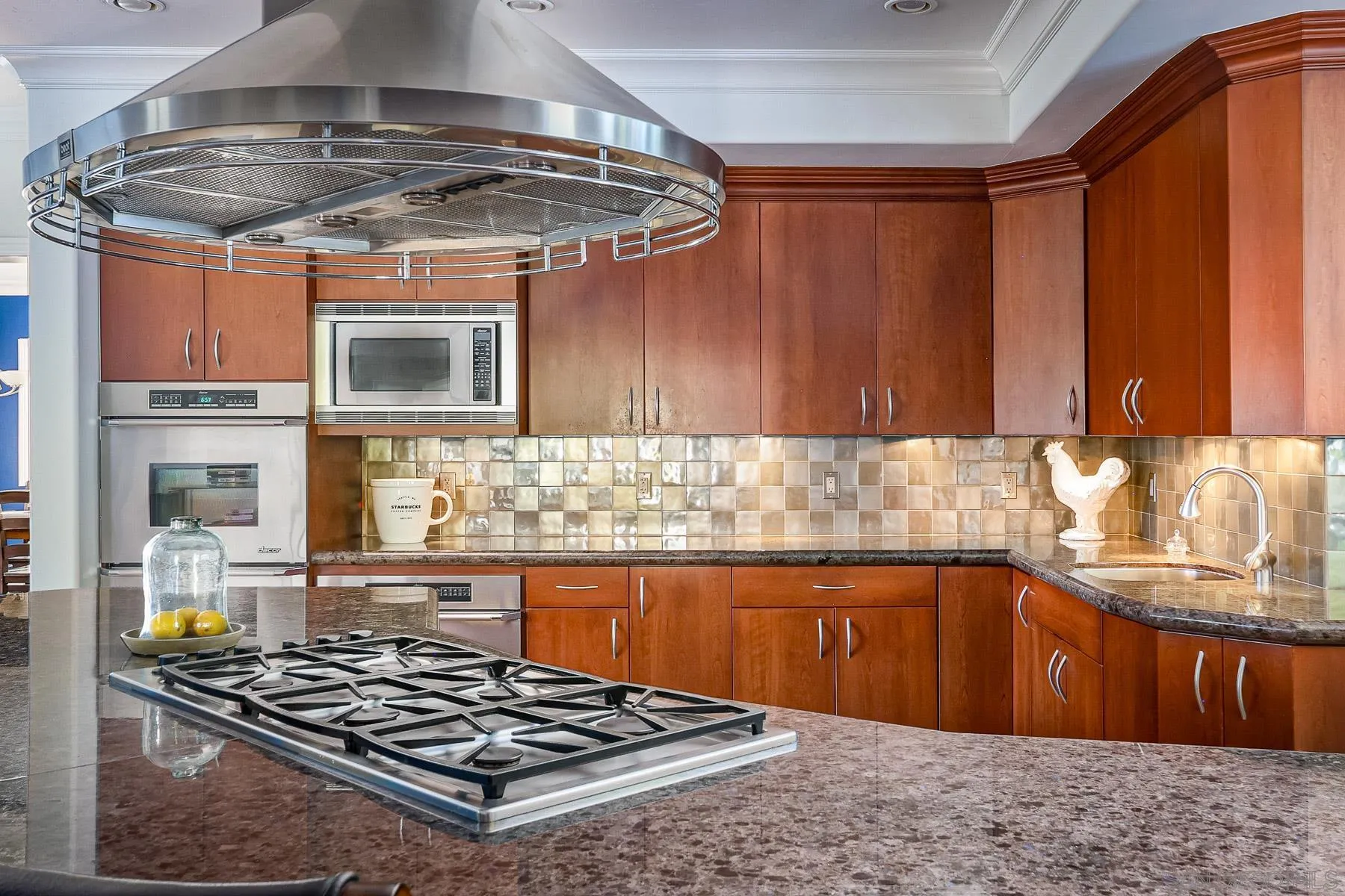 https://cdn.realtyfeed.com/cdn/127/260013633/18a92d4fbcb00711cc6522612fcb6e31.webp