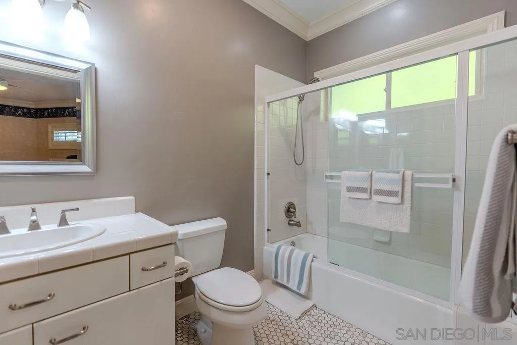 https://cdn.realtyfeed.com/cdn/127/260013633/22bfe853a13d4491c466d0f27e1938de.webp