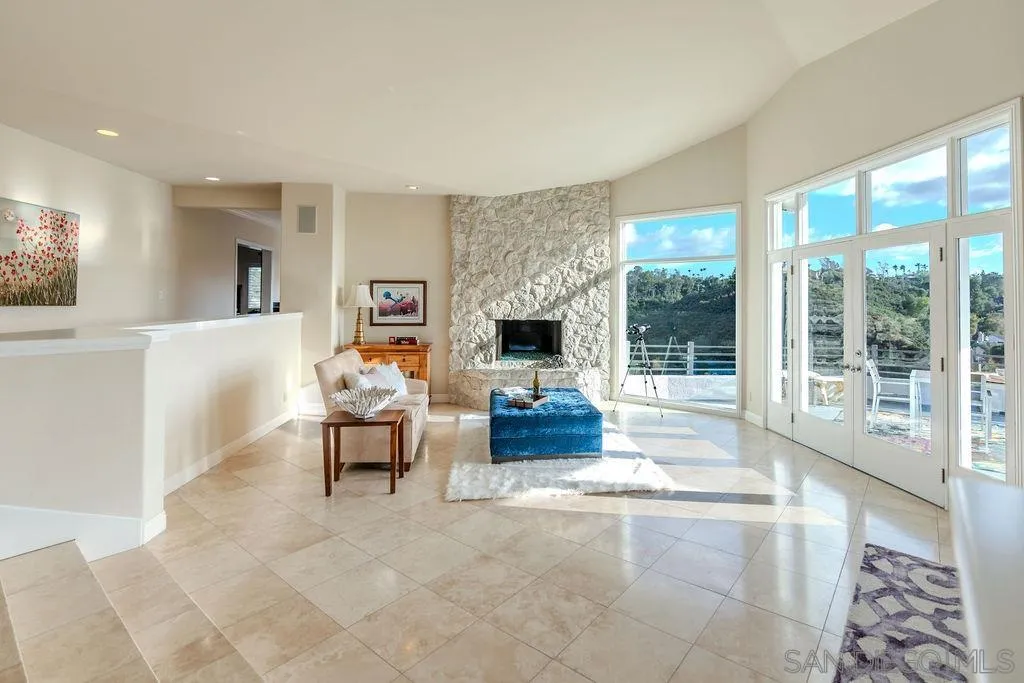 https://cdn.realtyfeed.com/cdn/127/260013633/428fb9a73f317775635ce26a0de0f5db.webp