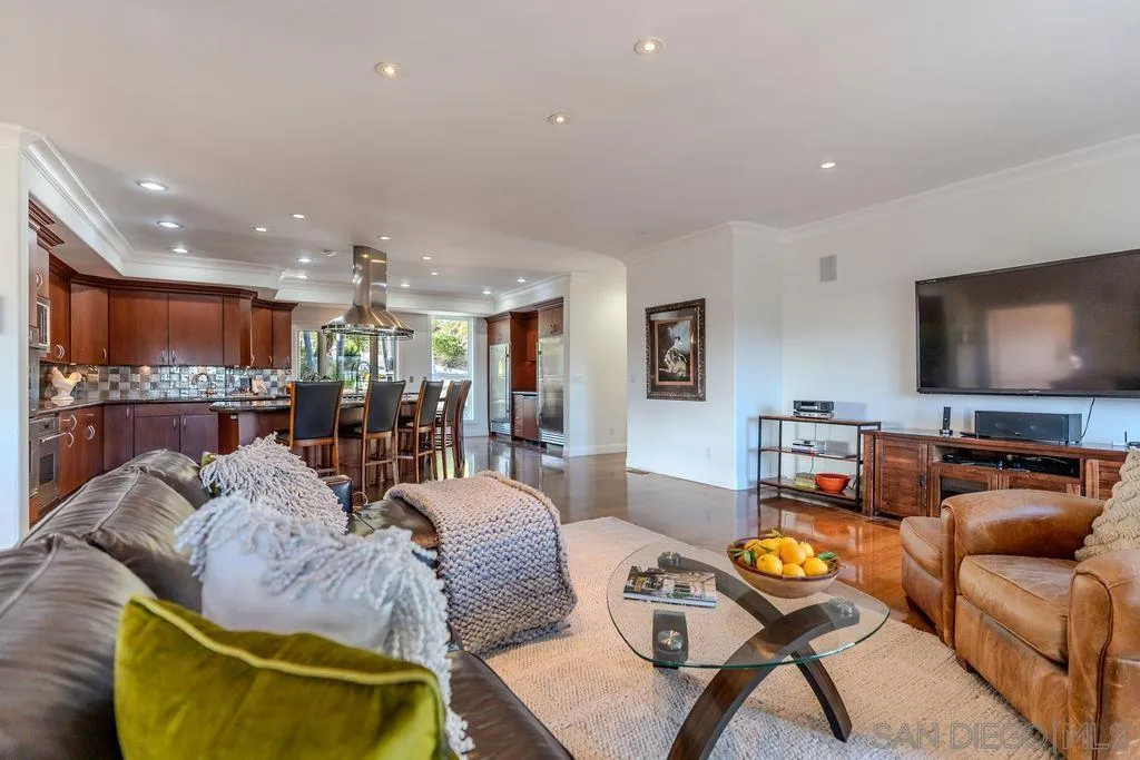 https://cdn.realtyfeed.com/cdn/127/260013633/490d24165d6df01a940d4209426d870d.webp