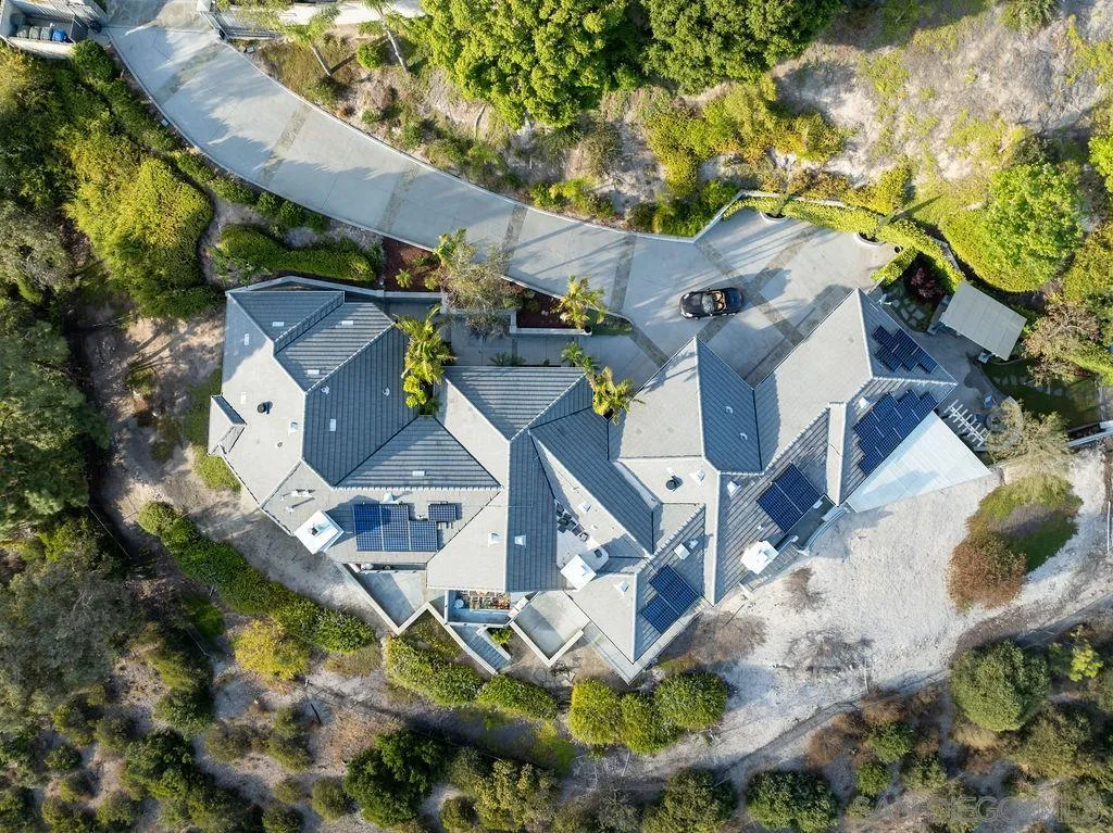 https://cdn.realtyfeed.com/cdn/127/260013633/f492db89ca09c8806973965f22415ad9.webp