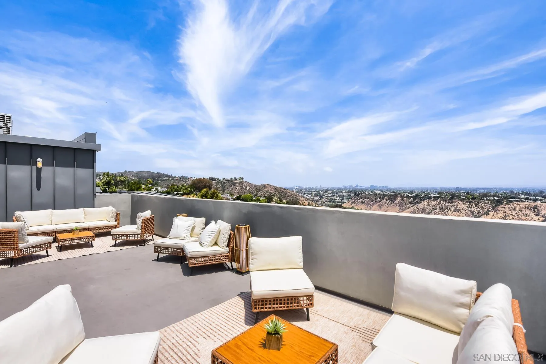 https://cdn.realtyfeed.com/cdn/127/260013634/19cc0b72849876e0b697576a4c21ecda.webp