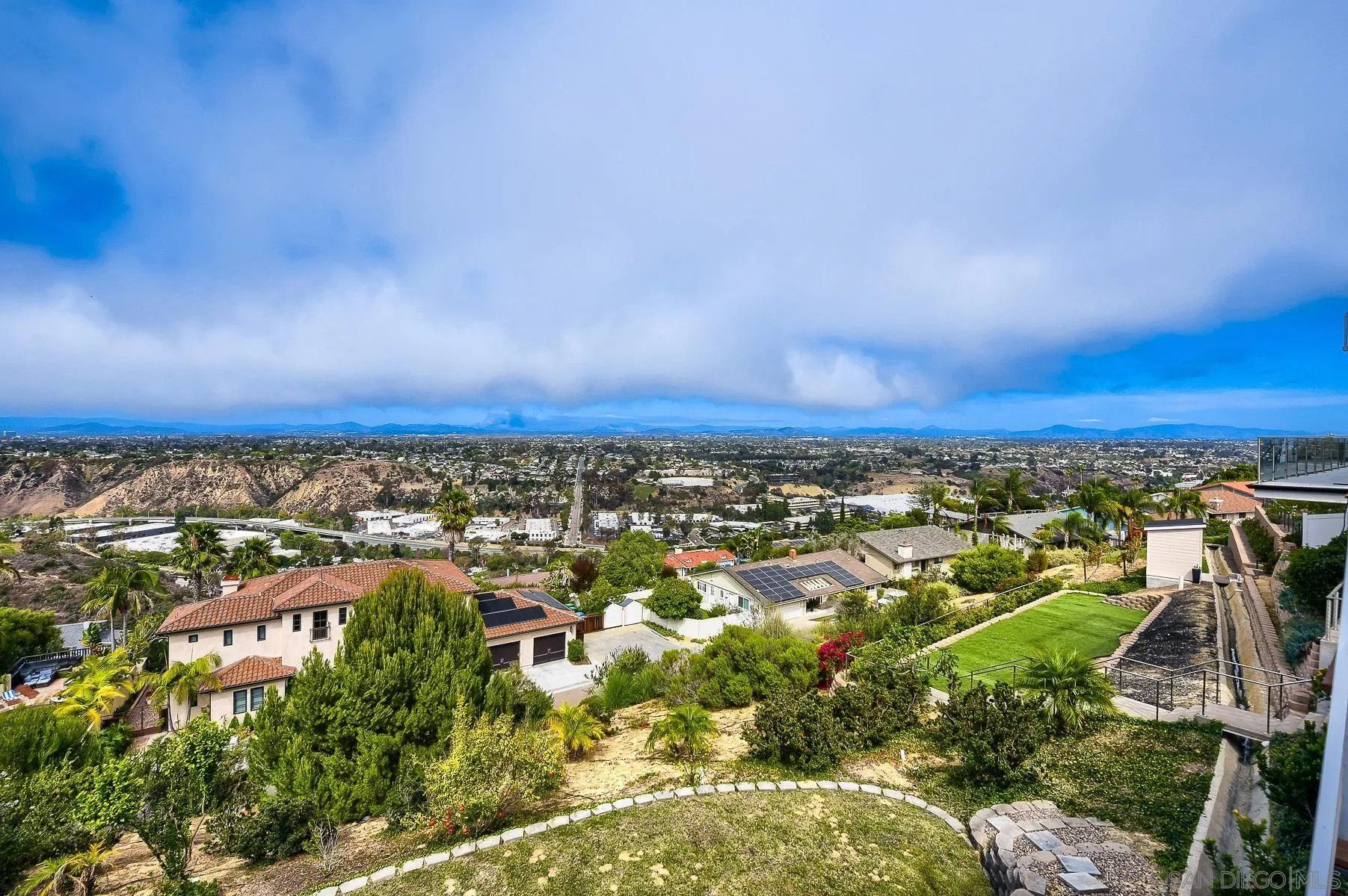 https://cdn.realtyfeed.com/cdn/127/260013634/5069767f6fc4e6fa1a39449b0ac478f2.webp