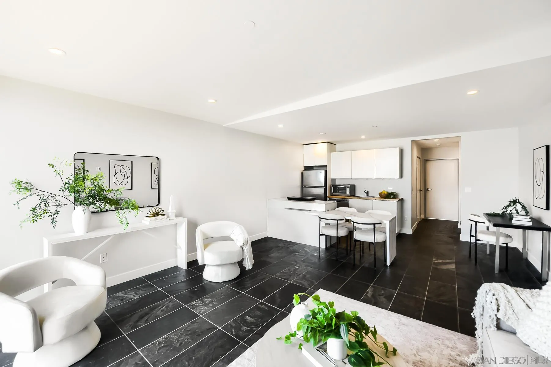 https://cdn.realtyfeed.com/cdn/127/260013634/76f8d68a2b98d67a98972fe3ad1c93cf.webp