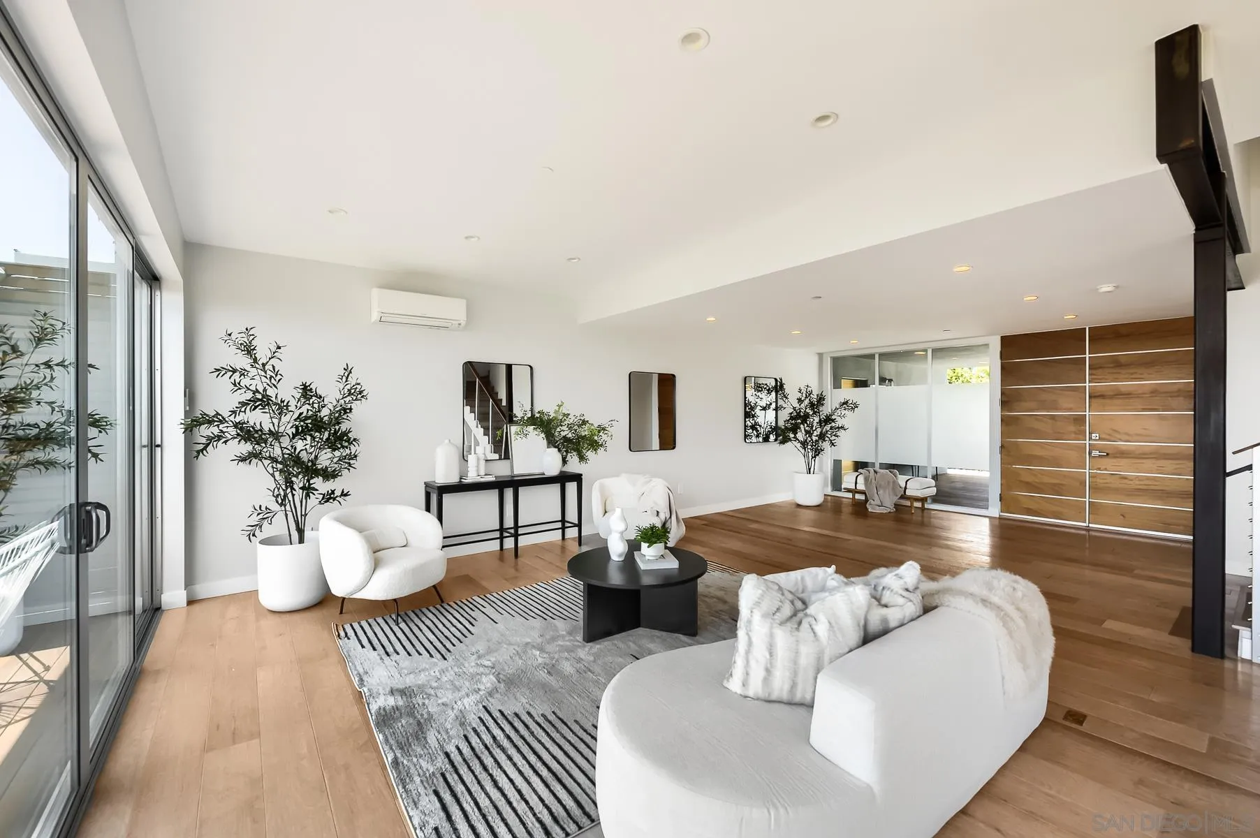 https://cdn.realtyfeed.com/cdn/127/260013634/81f9beefedb715bcd5afa749cc1196b8.webp