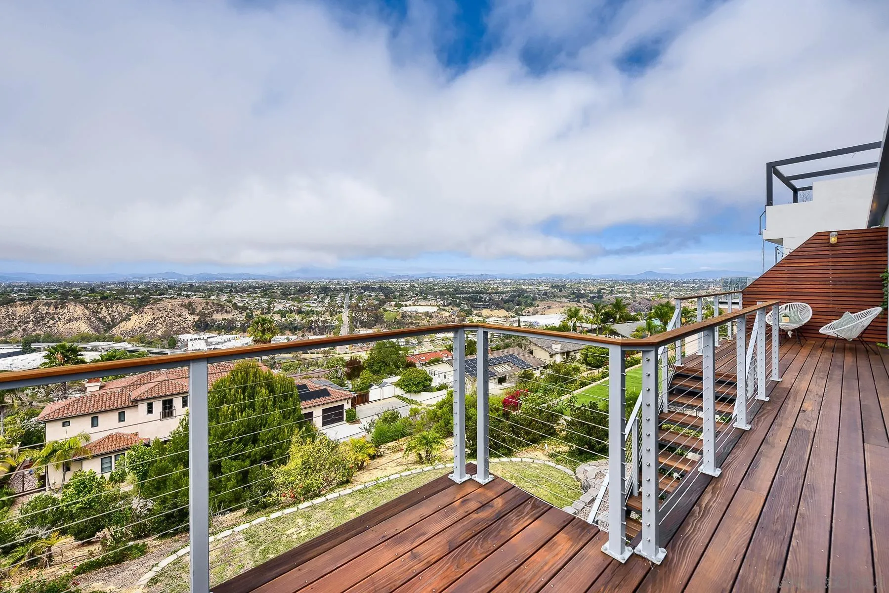 https://cdn.realtyfeed.com/cdn/127/260013634/9f089ed8de0449596649cf261e31c6b7.webp