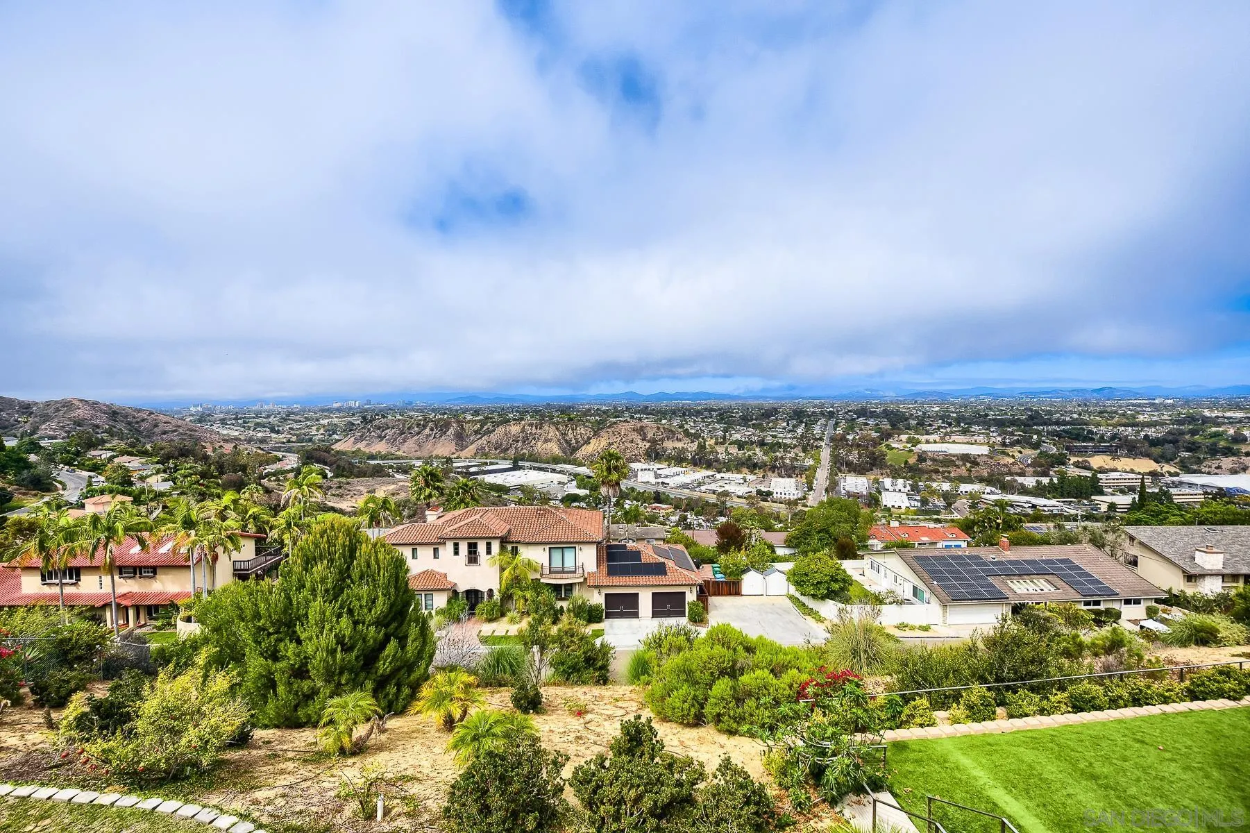 https://cdn.realtyfeed.com/cdn/127/260013634/ad6902b1139d7fb3ff705be33a30b444.webp