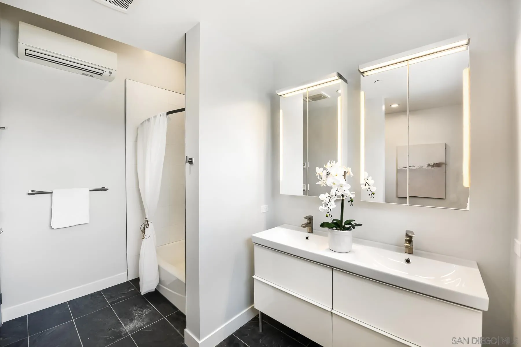 https://cdn.realtyfeed.com/cdn/127/260013634/d2fa7a5e7f73289e0b4abaec30066323.webp
