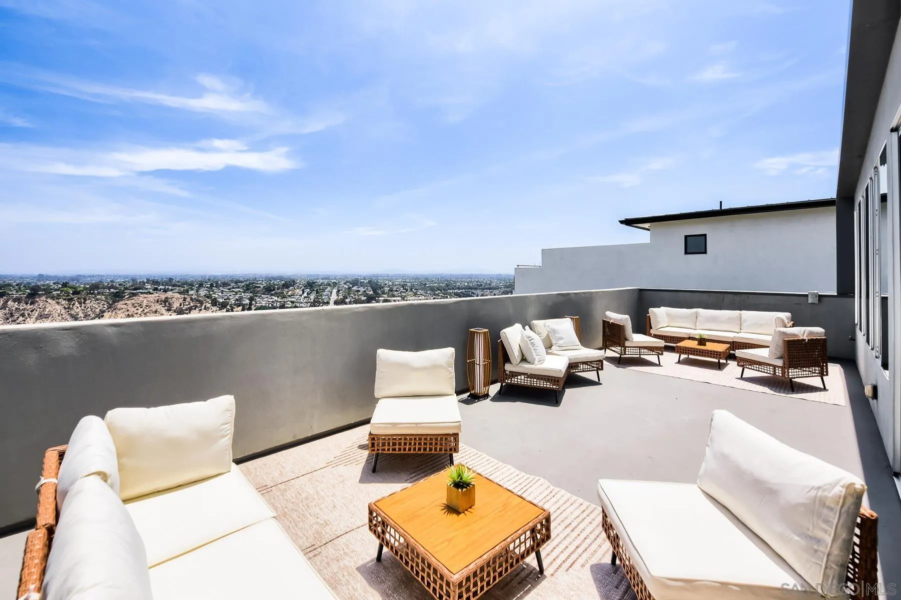 https://cdn.realtyfeed.com/cdn/127/260013634/d5c71f4e3594435cb7605f0376956a63.webp