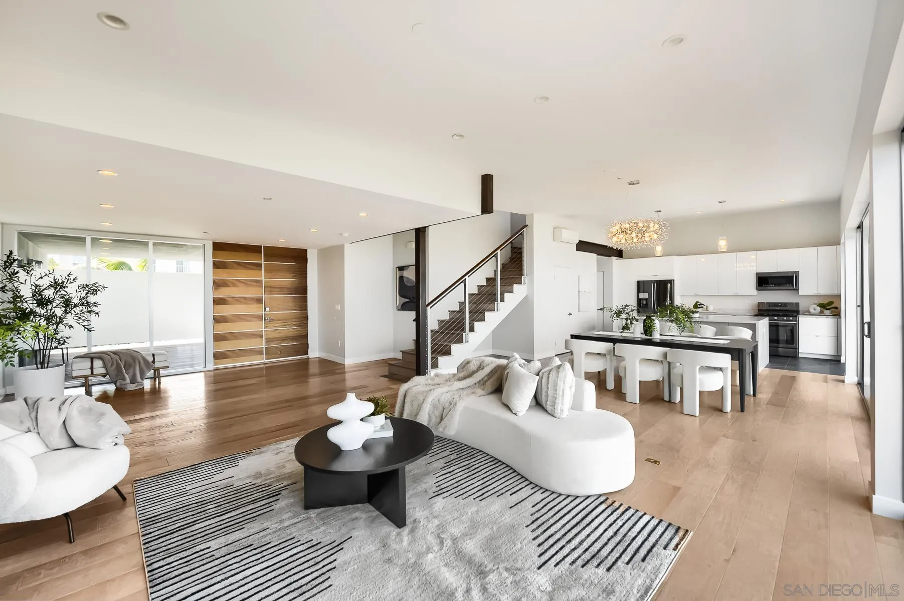 https://cdn.realtyfeed.com/cdn/127/260013634/e4832c273bba7ea0efcdcbb233d92321.webp
