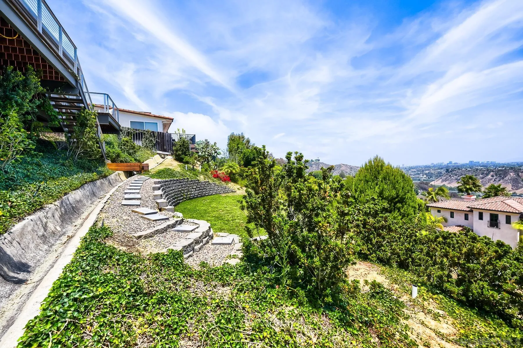 https://cdn.realtyfeed.com/cdn/127/260013634/e6ae2f3e58000e6b72dfdad9864effbc.webp