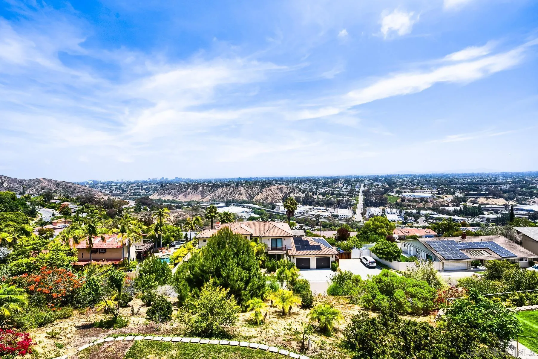 https://cdn.realtyfeed.com/cdn/127/260013634/f8468f05740c04891b36d58cc6f560c2.webp